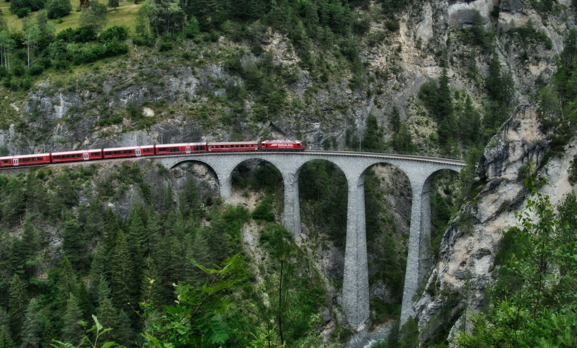 Record-Train-Longueur-100-Wagons-Suisse