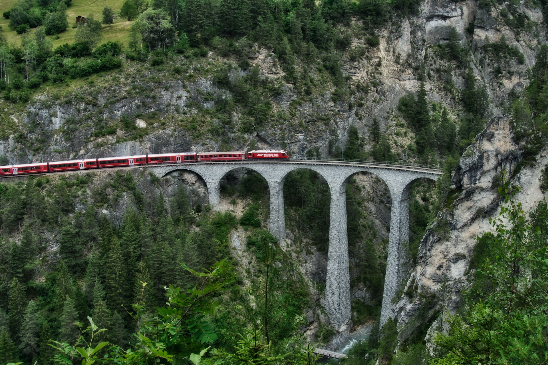 Record-Train-Longueur-100-Wagons-Suisse